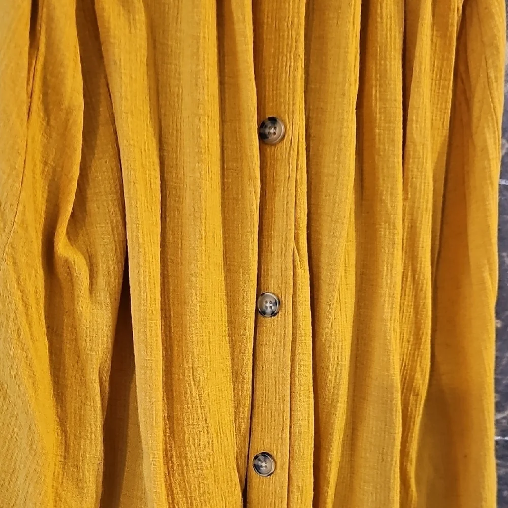 Universal Thread Gold Ruffled Puff Sleeve Blouse - Picture 4 of 4